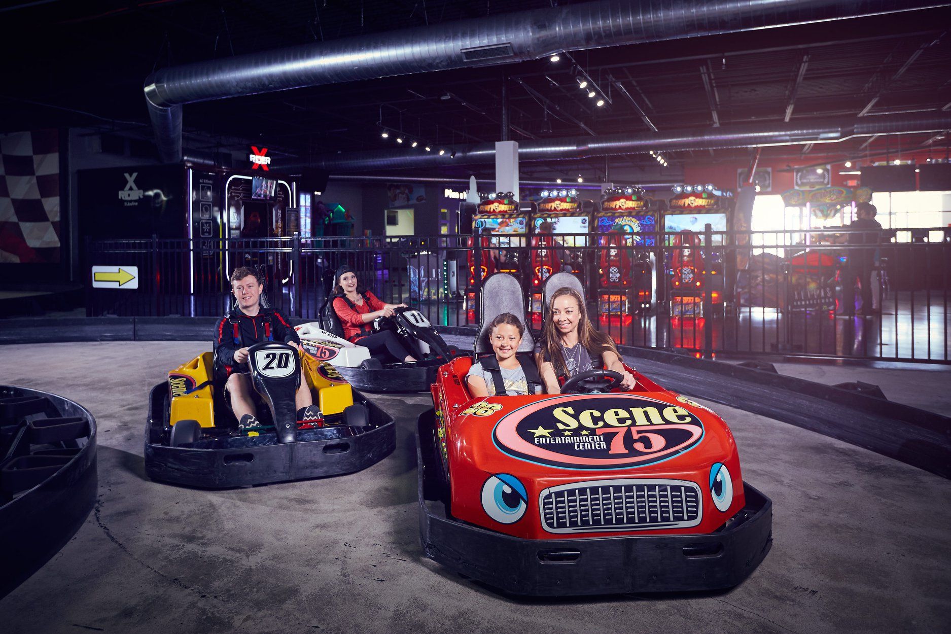 Scene75_gokarts0-22c226585056a36_22c227ae-5056-a36a-074103ff117f2925.jpg