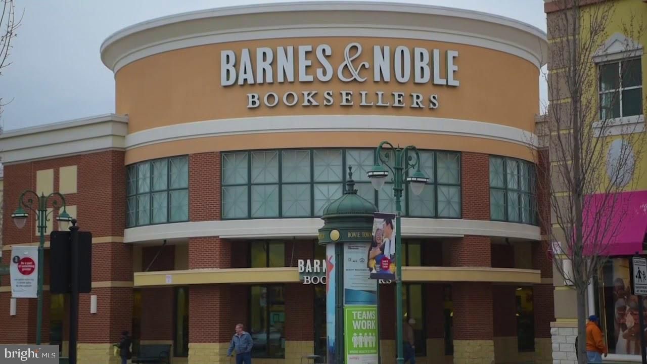 barnes-and-noble-booksellers-a-heaven-for-book-lovers.jpeg