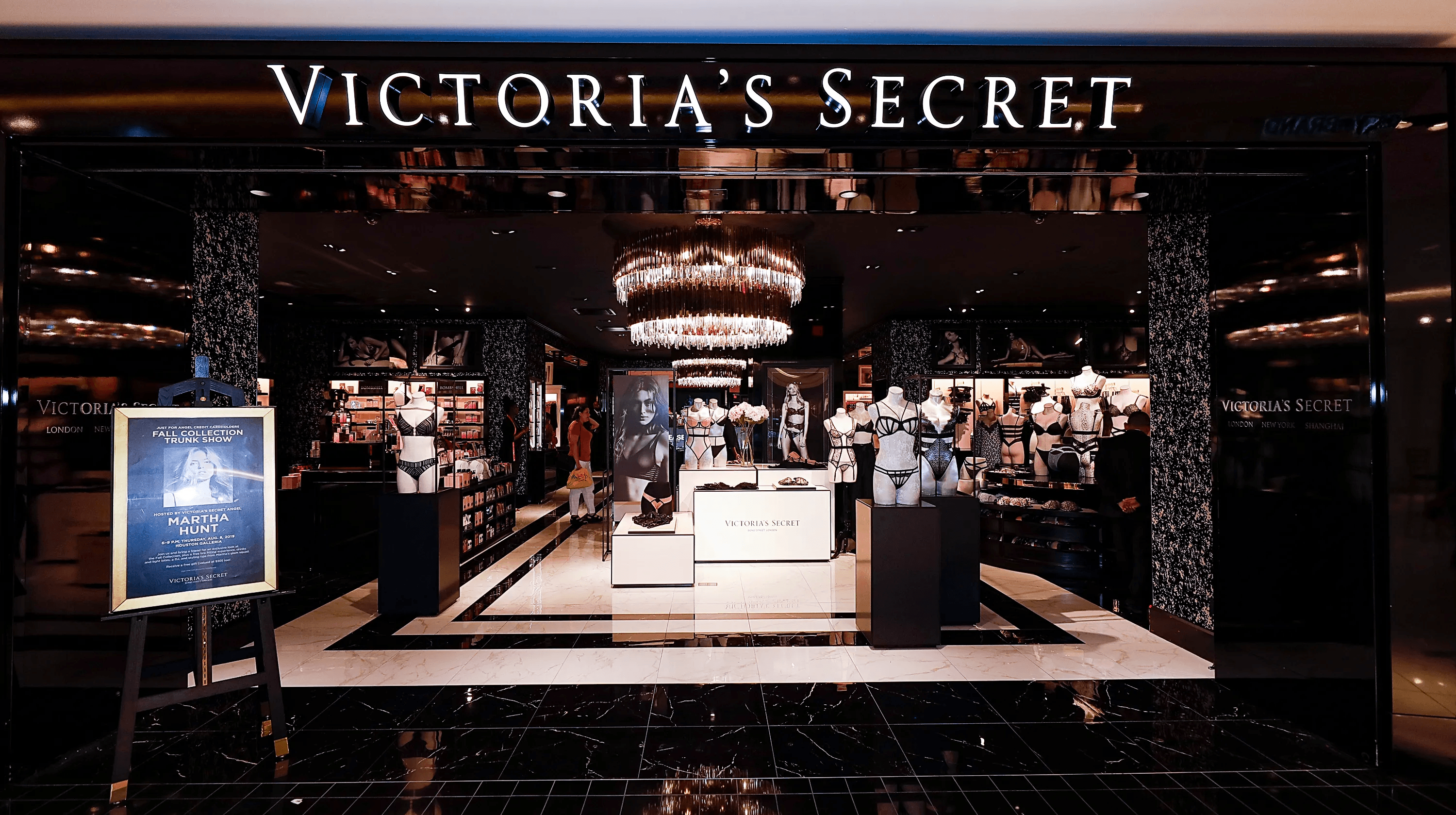 experience-the-allure-at-victorias-secret.png