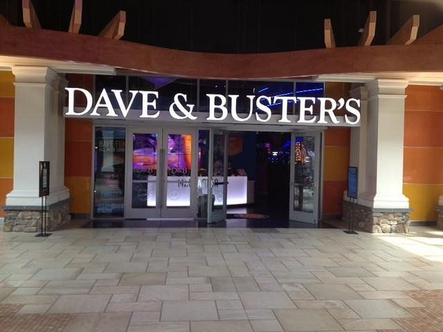 experience-the-dining-arcade-at-dave-and-busters.jpg