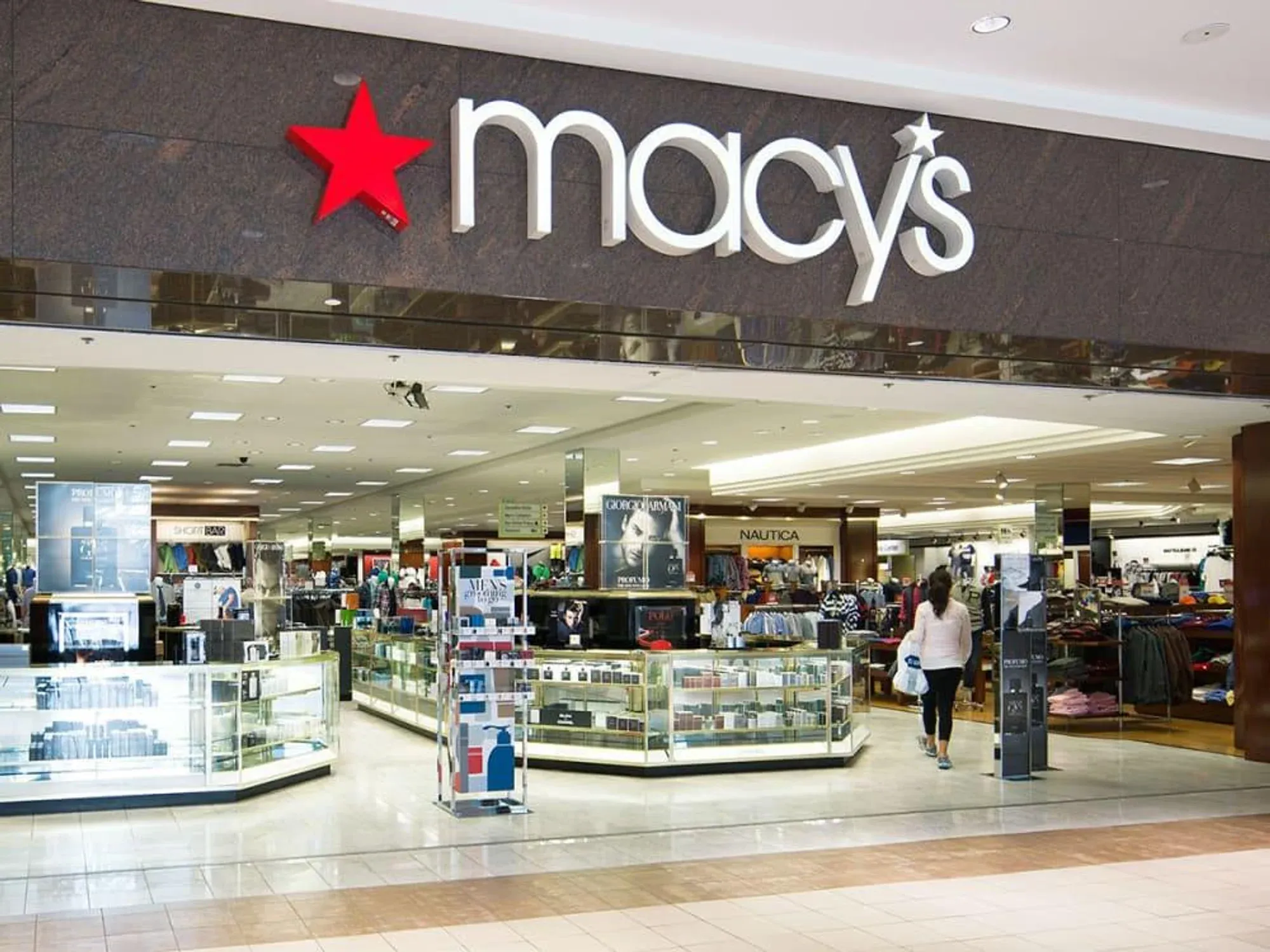 explore-the-style-and-elegance-at-macys.webp