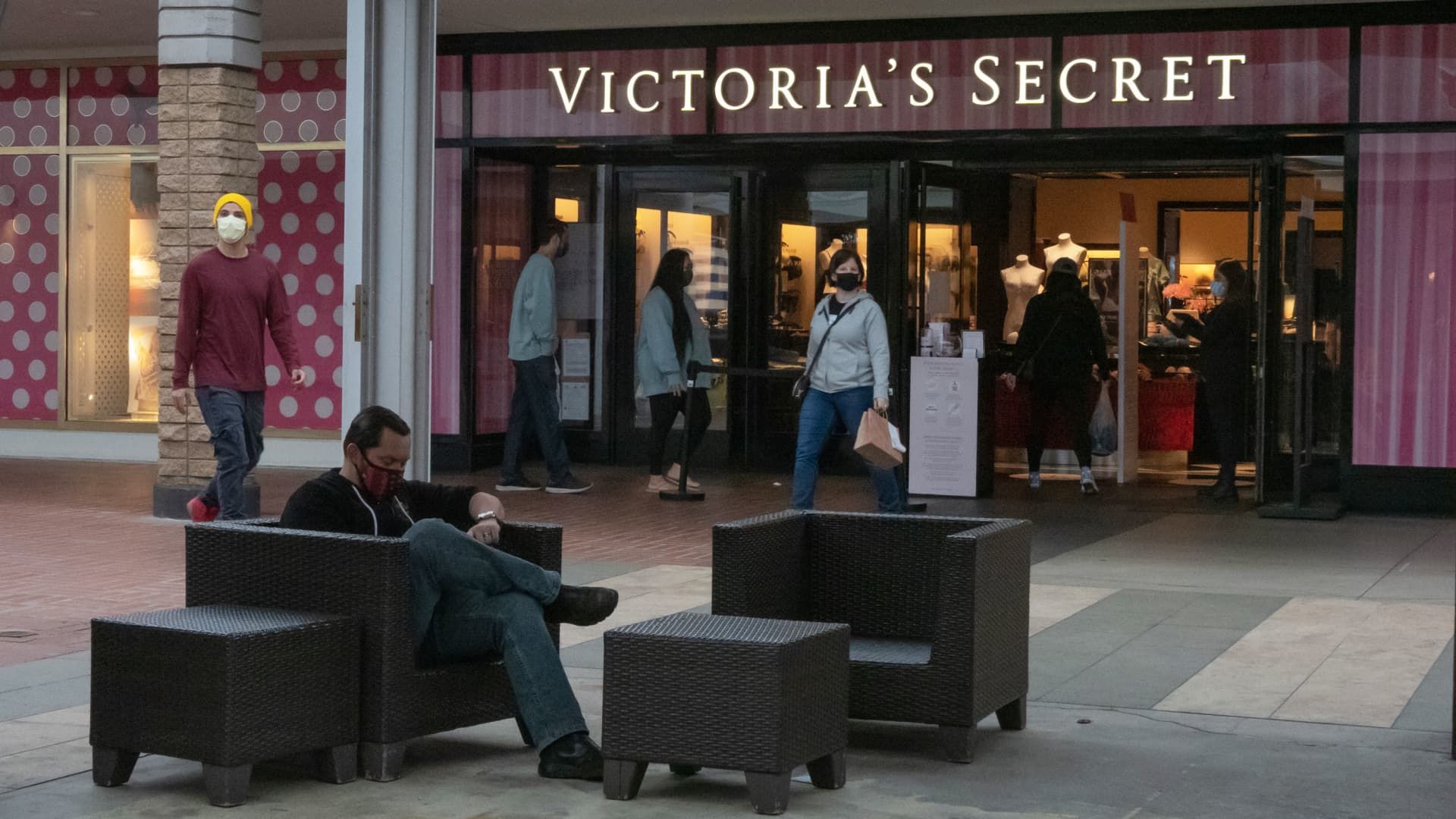 unveil-the-secret-at-victorias-secret.jpeg